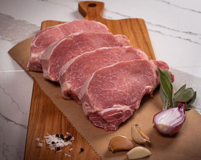 Gloucester old spot pork loin chops ( 4 per pack ) - Image 3